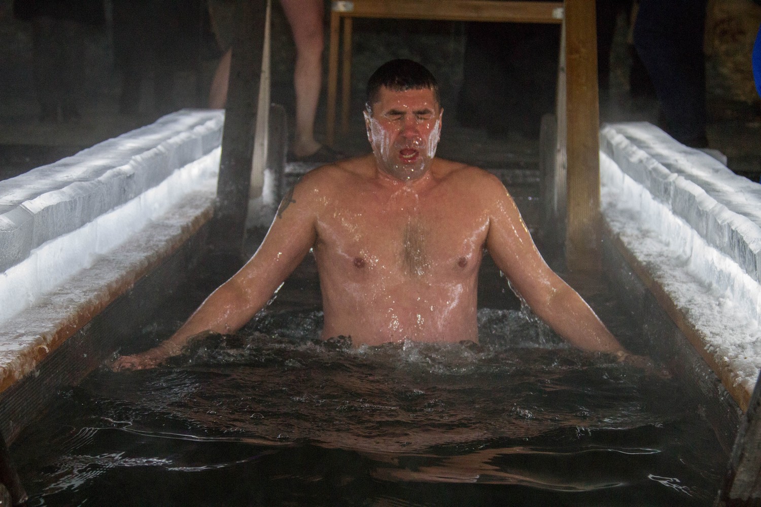 Обратите внимание! СинТЗ запустит спецавтобус, чтобы жители Каменска смогли приехать и окунуться в прорубь спорткомплекса «Синара»