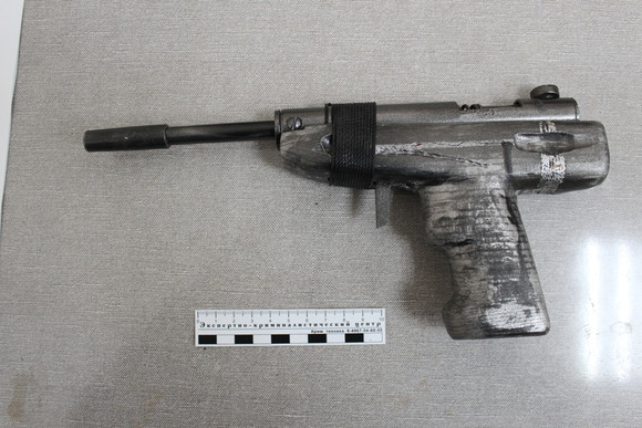 В Каменске-Уральском задержали токаря из Тюмени – он выточил на станке пистолет, решил продать его через интернет и… привез его покупателям