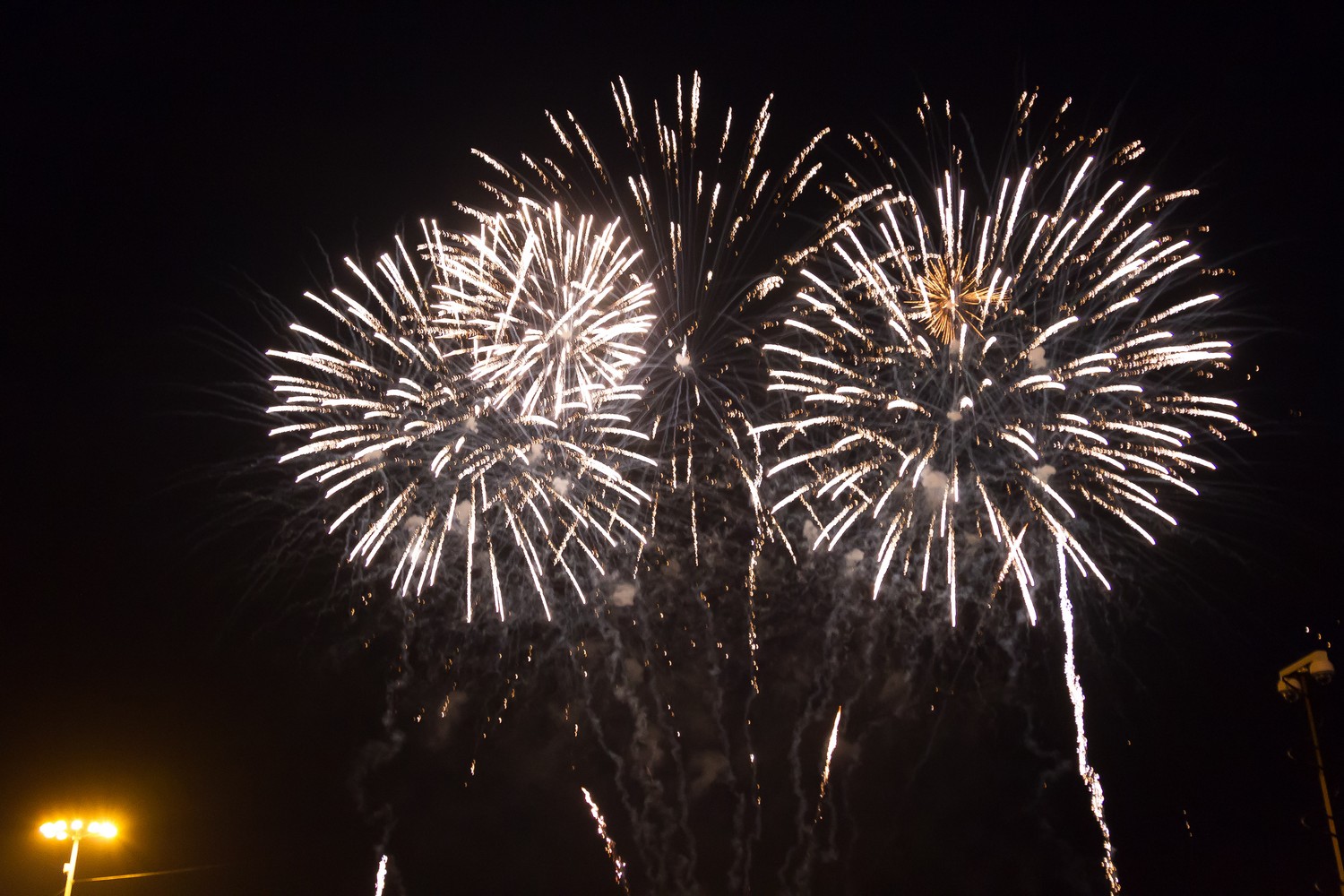 В День города Каменска-Уральского на сцену выйдут коллективы ЦК «Синара», затем – Ирина Нельсон и группа Reflex, а потом Dj Денис Рублев