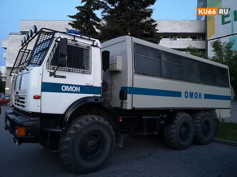 Девочка-подросток из Омска собиралась взорвать школу Девочка-подросток из Омска собиралась взорвать школу