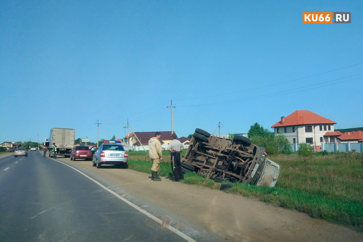 Под Каменском-Уральским перевернулась Газель