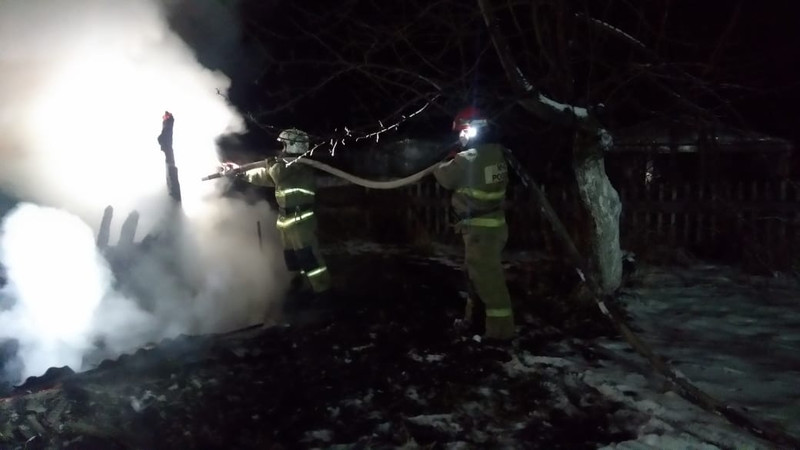 Субботним вечером под Каменском-Уральским сгорела баня