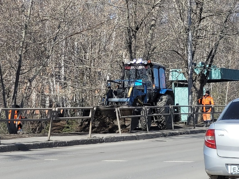 На улицах Каменска-Уральского стало меньше пыли На улицах Каменска-Уральского стало меньше пыли