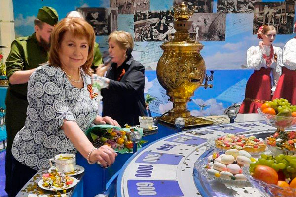 «Вошли и ахнули». Работница СинТЗ Каменска-Уральского вернулась со съемок программы «Поле чудес», посвященной Дню Победы. Когда эфир?