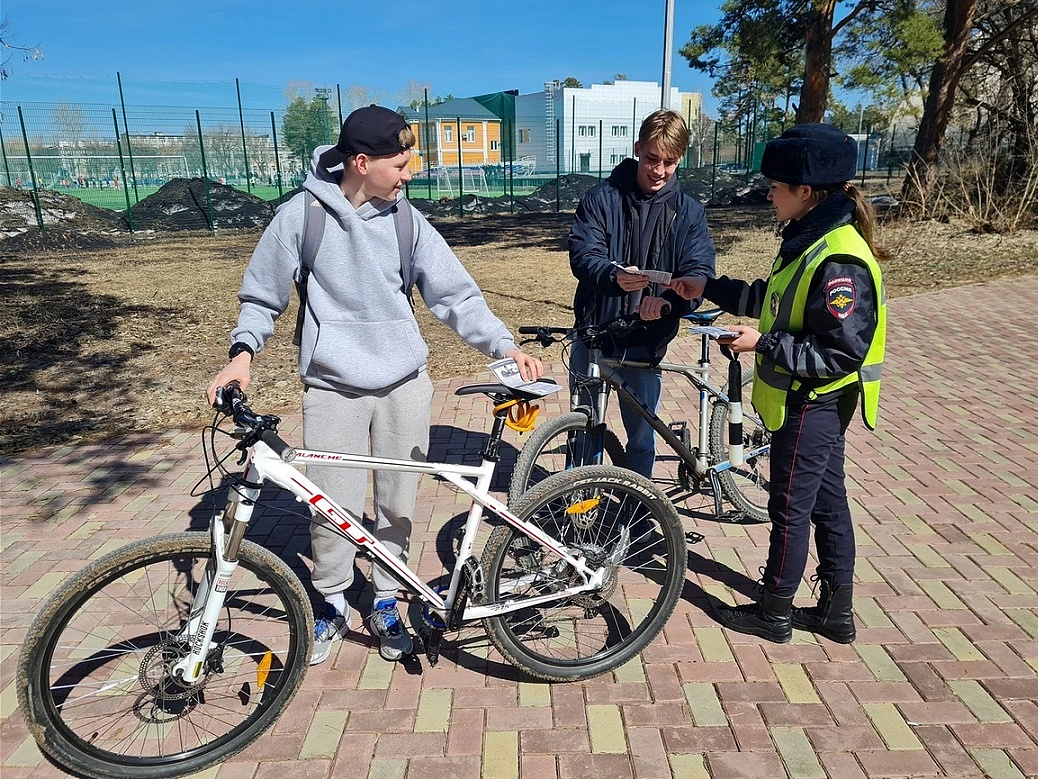 В ГИБДД встревожились из-за обилия детей на велосипедах на проезжей части
