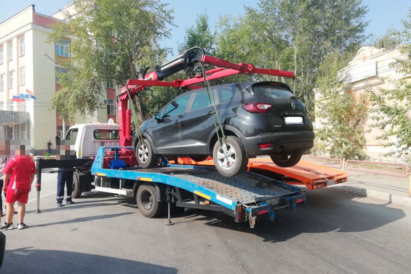 В Каменске-Уральском проходят профилактические рейды по соблюдению правил парковки транспортных средств