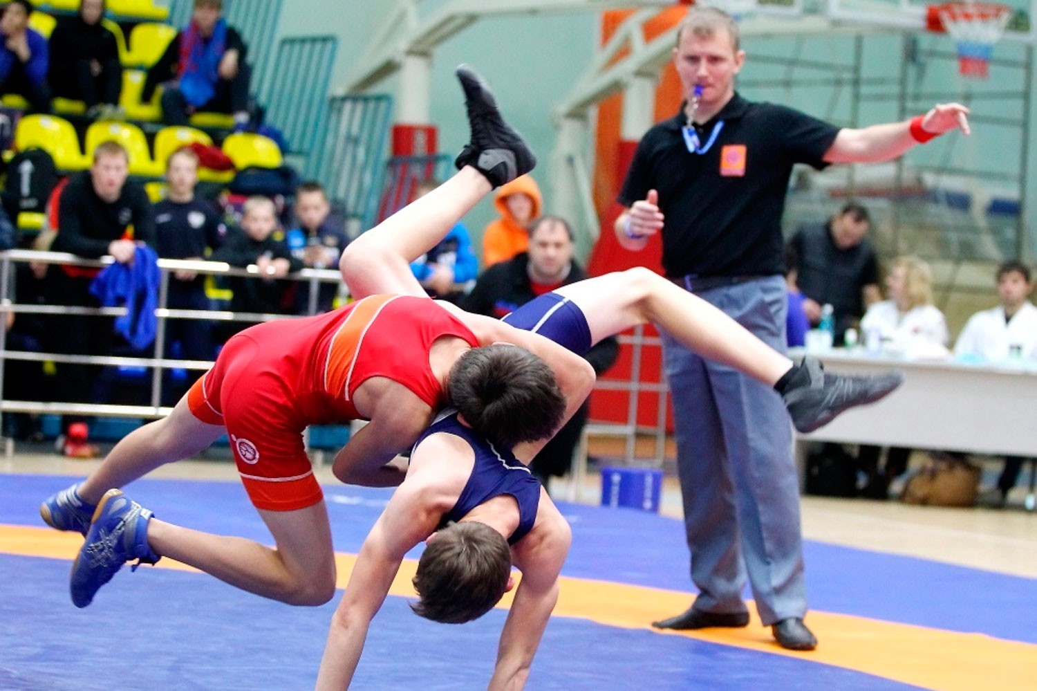Поединки были тяжелейшими: спортсмен из Каменска-Уральского одержал победу во Всероссийском турнире по греко-римской борьбе