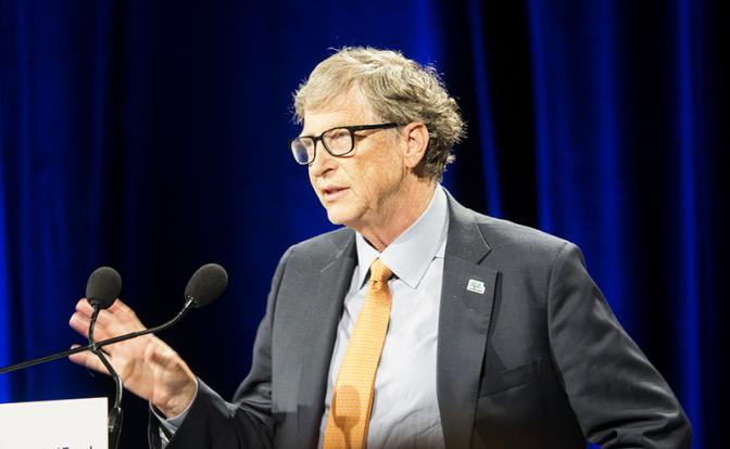 Билл Гейтс оценил российскую вакцину от COVID-19