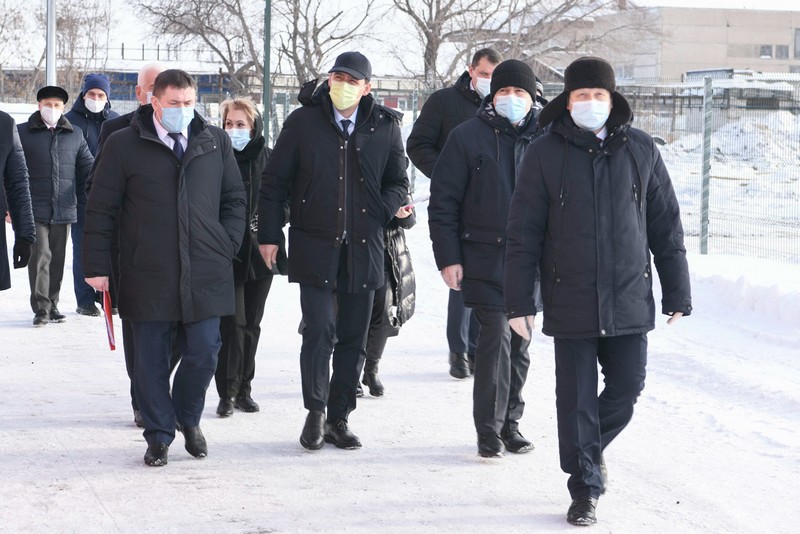Чем богаты. В Каменске-Уральском губернатору показали детсад, дорогу на ул. Кутузова, СК «Богатырек» и, в целом, микрорайон Южный