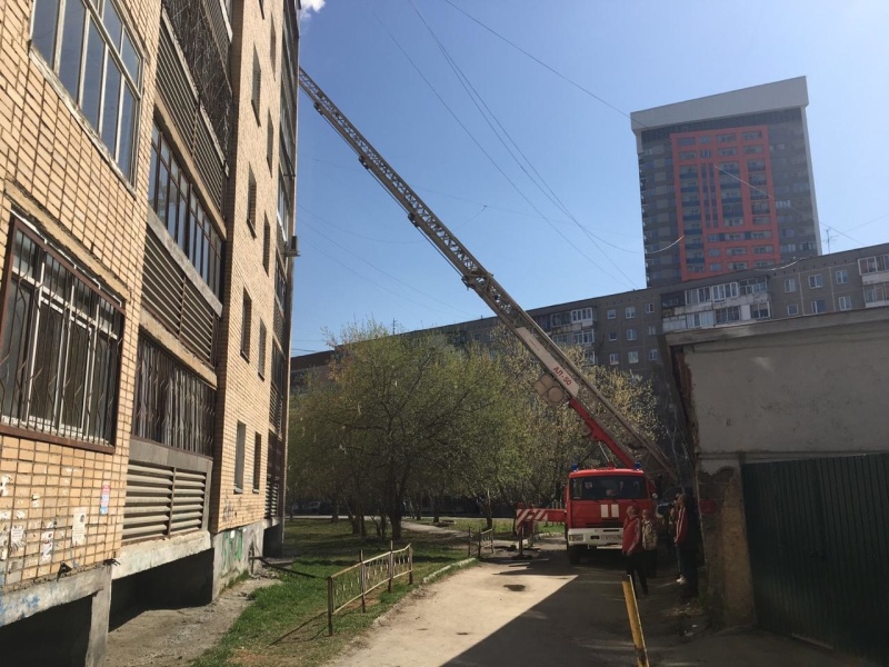 В Каменске-Уральском в пятиэтажке случился пожар