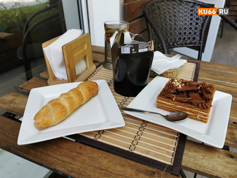 Онищенко оценил безопасность летних кафе при коронавирусе