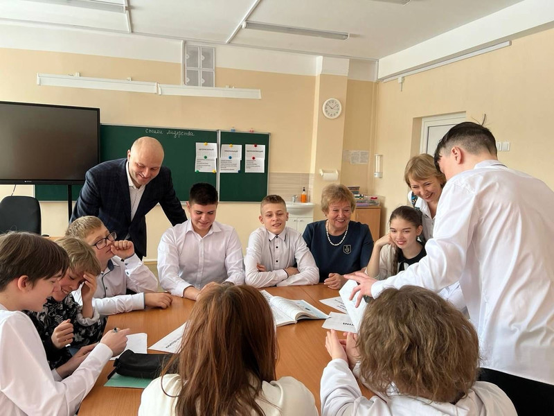 В школах Каменска-Уральского запустили курс «Я — Лидер»