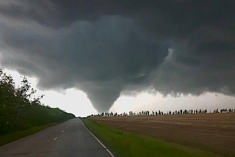 Смерч в Республике Башкирия и Челябинской области поразил своей силой | Торнадо обрушился на Башкирию и Челябинскую область: разрушения и паника