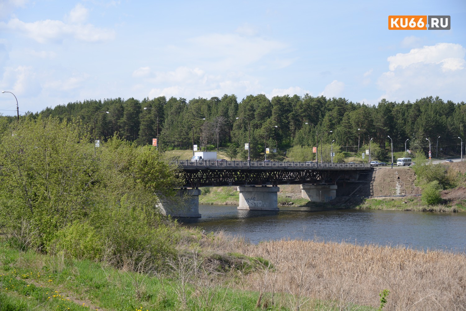 Об НЛО над Байновским мостом в Каменске-Уральском сообщил в полицию местный житель. Полицейские выехали на место и...