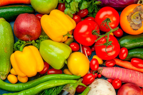 Россиянам объяснили, чем могут быть опасны дачные овощи