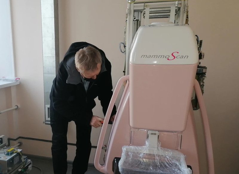 Сроки ожидания будут сокращены. В больницу Каменска-Уральского привезли новые маммографы, с которыми повысится качество обследований