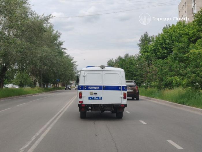 Крупные партии наркотиков и очаги конопли обнаружены в Каменске-Уральском | В Каменске-Уральском изъяли более 900 граммов наркотиков Крупные партии наркотиков и очаги конопли обнаружены в Каменске-Уральском | В Каменске-Уральском изъяли более 900 граммов наркотиков