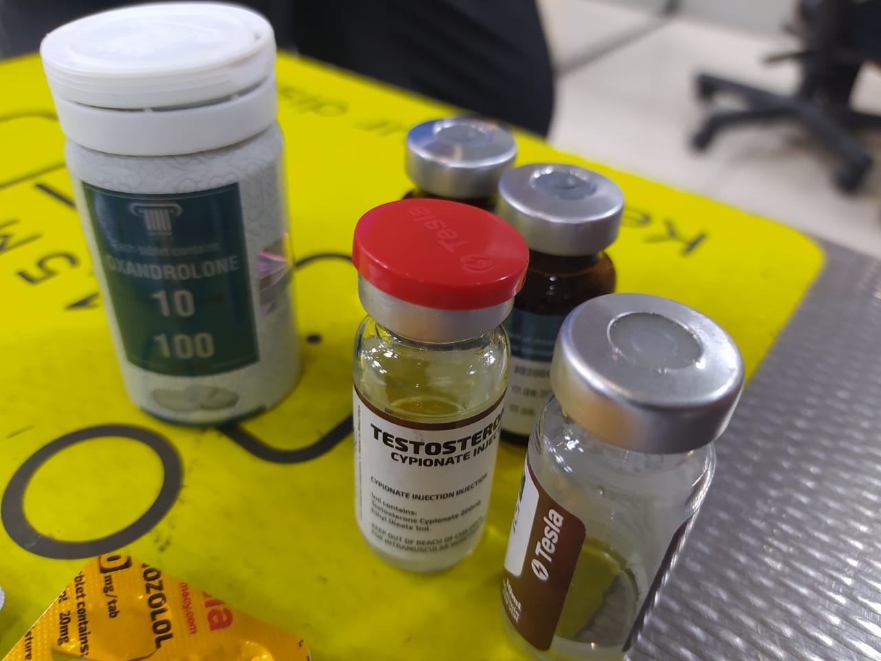 Кольцовские таможенники обнаружили у пассажира «сильнодействующую» аптечку