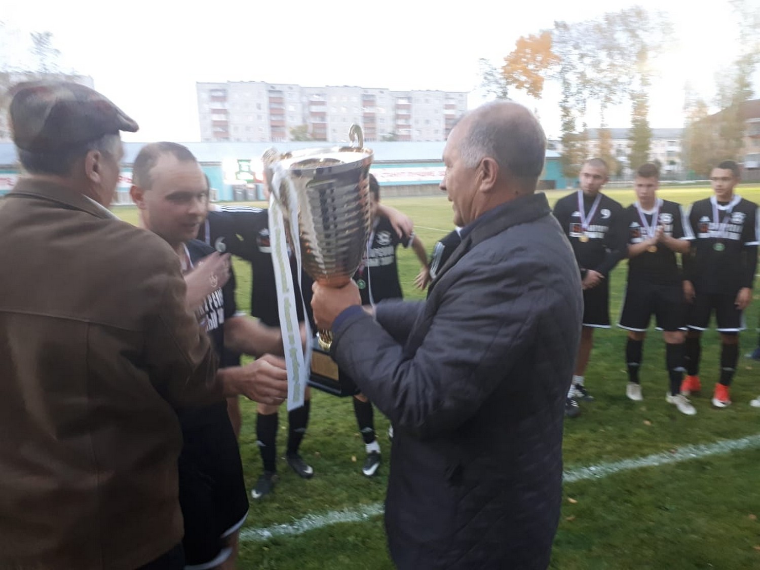 На состязании в гостях футбольная «Синара» из Каменска-Уральского сыграла вничью с «Динуром» - этого хватило для победы в Кубке области!