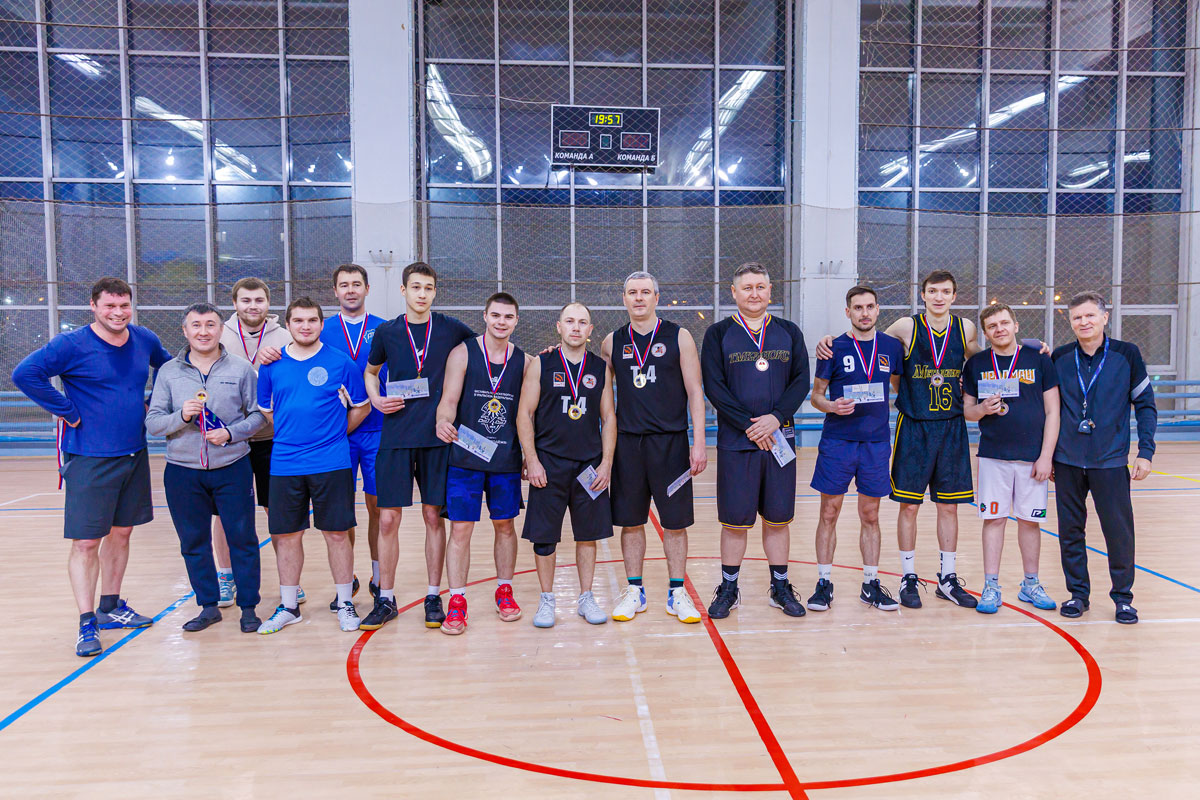 Цех Т-4 стал чемпионом баскетбольного турнира СинТЗ в Каменске-Уральском | Цех Т-4 выиграл турнир по баскетболу на СинТЗ