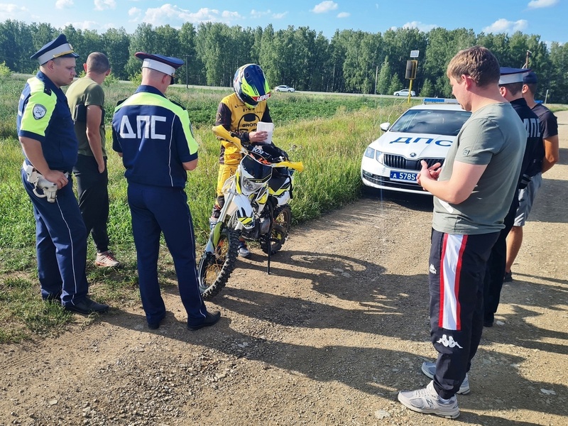 Водителям питбайков: каменская госавтоинспекция напомнила о том, кому нельзя за руль | Госавтоинспекция Каменска: детям нельзя водить питбайк