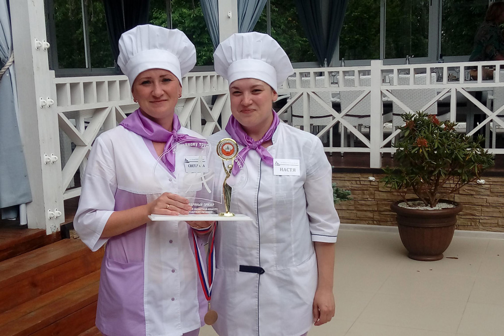 Повара из Каменска с террином из овощей с луковым кремом, рулетом из индейки и кашей из полбы прорвались в фестиваль «Евразия-Фэст» Повара из Каменска с террином из овощей с луковым кремом, рулетом из индейки и кашей из полбы прорвались в фестиваль «Евразия-Фэст»