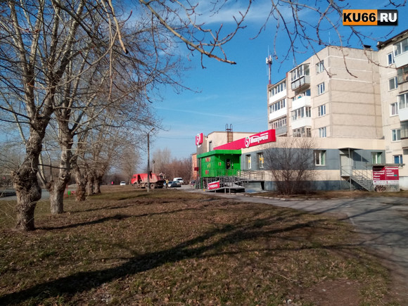 «Пятерочка» нарушит размеренную жизнь тихого и спокойного района в Каменске-Уральском. Жители: «Ребенок может стать жертвой ДТП»