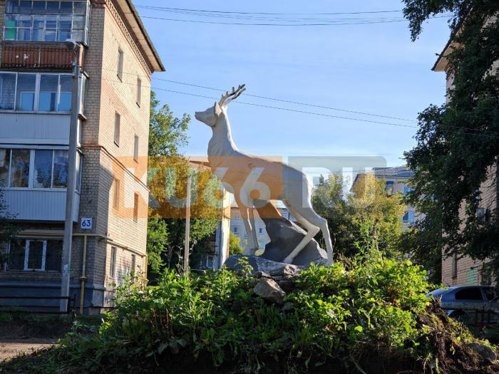 Легендарный сквер «Оленёнок» в Каменске-Уральском оживёт: новые лавочки, свет и уют | Сквер «Оленёнок» в Каменске-Уральском включили в проект благоустройства