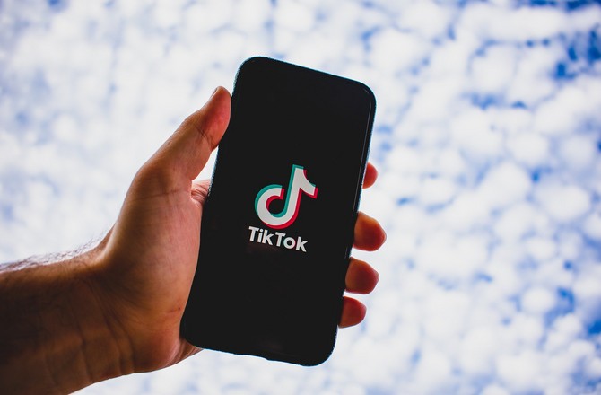 На TikTok подали в суд из-за опасного челленджа, от которого уже погибло семеро детей
