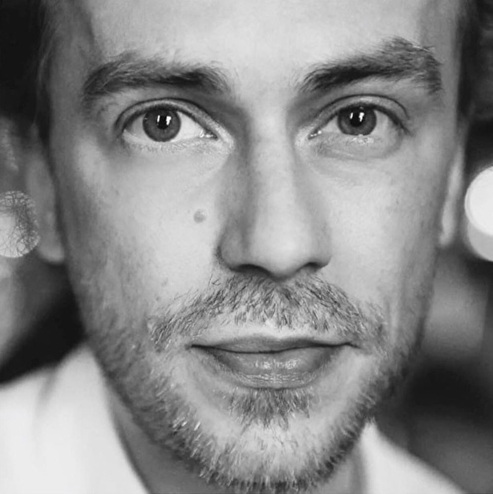 Рэпер Децл умер после концерта от остановки сердца