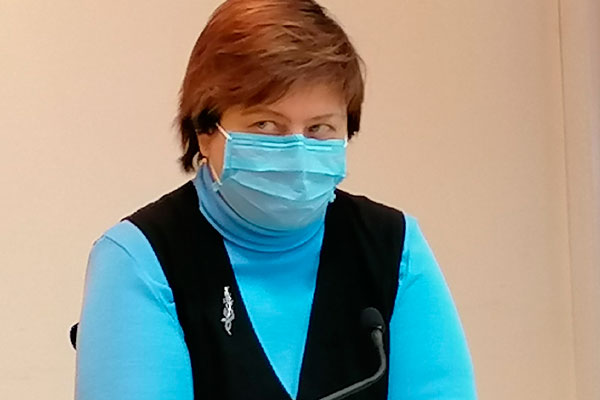 Все школьники Каменска-Уральского вышли с дистанта, Лейла Минуллина просит родителей не отправлять детей задолго до уроков