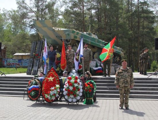 В Каменске-Уральском простились с участником СВО | На Урале простились с участником СВО