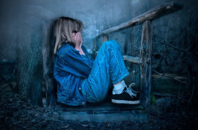 Девочка обварилась в кипятке, упав в яму на месте обрушенного асфальта