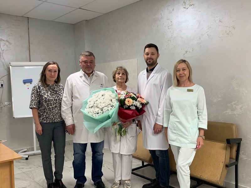 Детский хирург Валентина Шекунова спасла половину Каменска-Уральского за 51 год | В Каменске-Уральском хирург Шекунова отметила 51 год работы и 80 тысяч пациентов