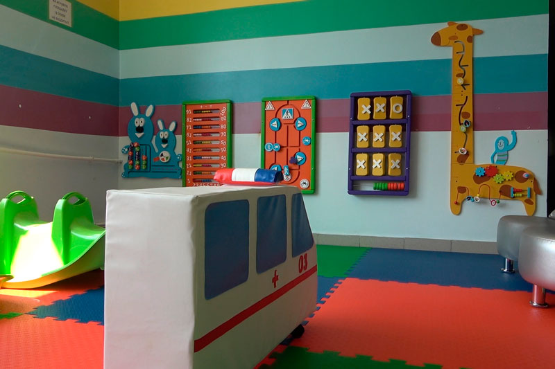 Не только лечиться, но и развлекаться, пока родители в очереди. Четыре поликлиники в Каменске-Уральском оснащены детскими площадками