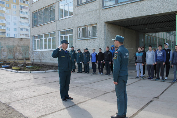 Для воспитания патриотов… Юношеские состязания по пожарно-спасательному спорту в память о героях Чернобыля прошли в Каменске-Уральском