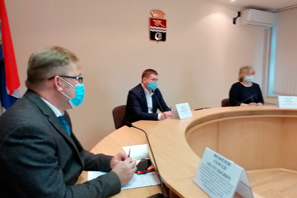 Последствия новогодних каникул: число заболевших коронавирусной инфекцией пожилых жителей Каменска-Уральского поползло вверх...