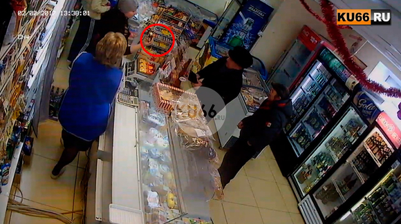 Скандал в Каменске-Уральском: сотрудники Роспотребнадзора встали за прилавок магазина, чтобы сымитировать торговлю «фунфыриками»? ВИДЕО