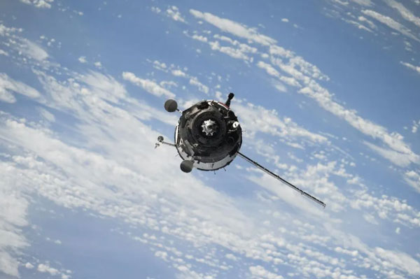 Путин поручил рассмотреть создание космических аппаратов для низких орбит