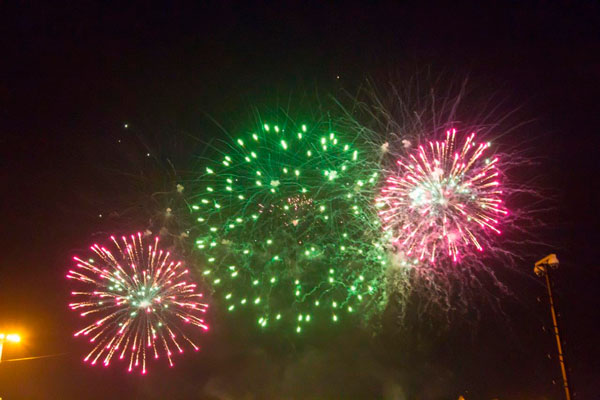 Салют в центре, который увидят жители Каменска-Уральского в субботу, - подарок к юбилейному Дню города металлургов от СинТЗ