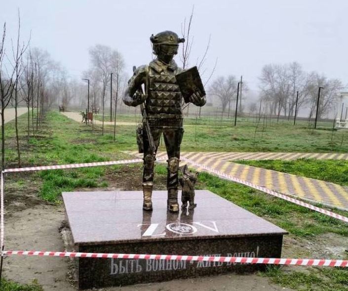 Из-за жалоб жителей Моздока снесли памятник участникам СВО | Жители Моздока добились сноса памятника бойцам СВО