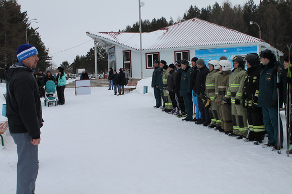Огнеборцы собрались в «Березовой роще» в Каменске, чтобы в честных состязаниях определить, кто лучший. А чаем с пирогами напоили всех!