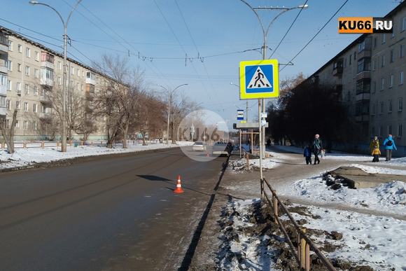 В субботу в Каменске-Уральском на пешеходном переходе водитель Chevrolet Aveo сбил женщину-пешехода