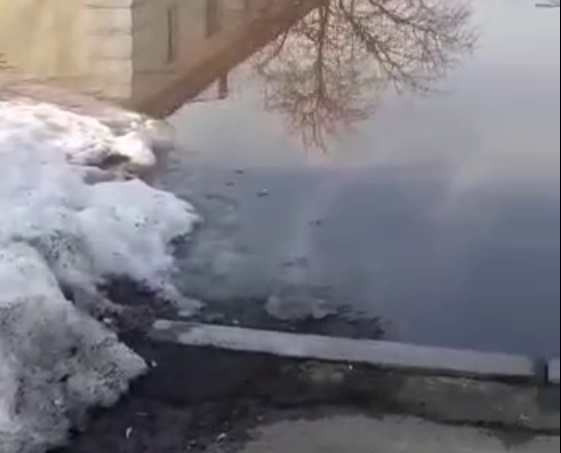 Весной Каменск-Уральский стал недоступнее для людей с инвалидностью. ВИДЕО