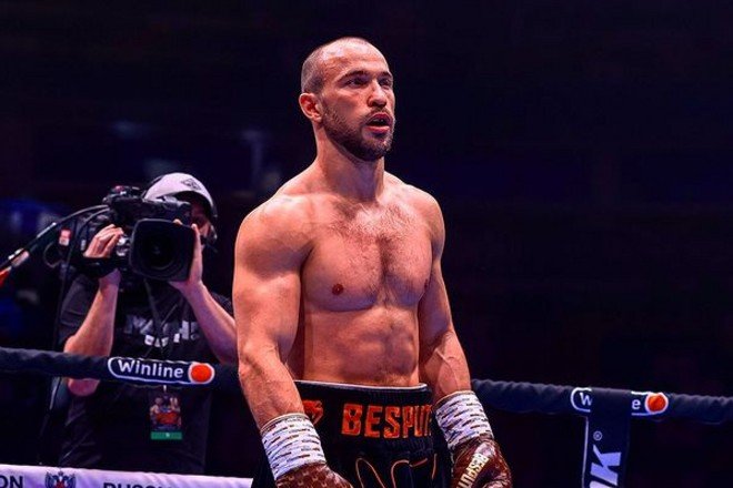 Боксер из Каменска-Уральского, отказавшийся от двух выгодных для себя боев ради встречи с мексиканцем, одолел его нокаутом