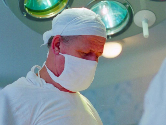 Стал врачом после попадания под поезд: история об уникальной медицинской династии из Каменска-Уральского | В Каменске-Уральском мужчина стал врачом после того, как попал под поезд