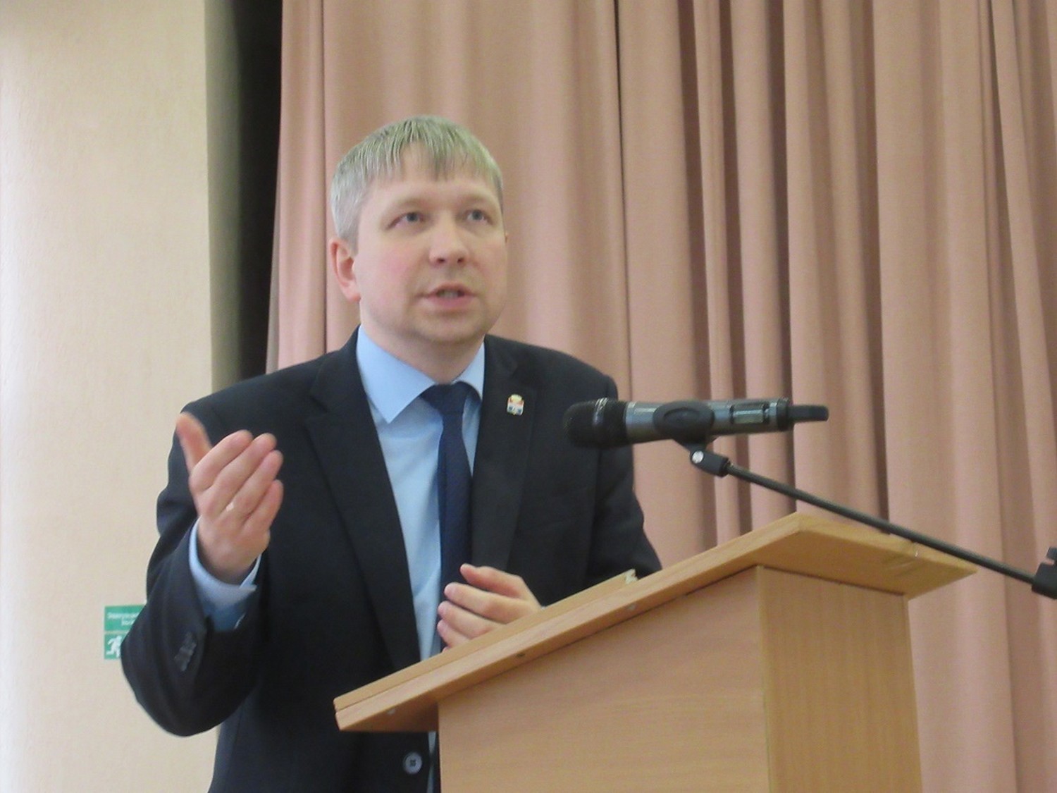 Чиновник, отвечающий за строительство в Каменске-Уральском, пообещал помочь обманутым дольщикам. «Каждый случай рассмотрим отдельно»