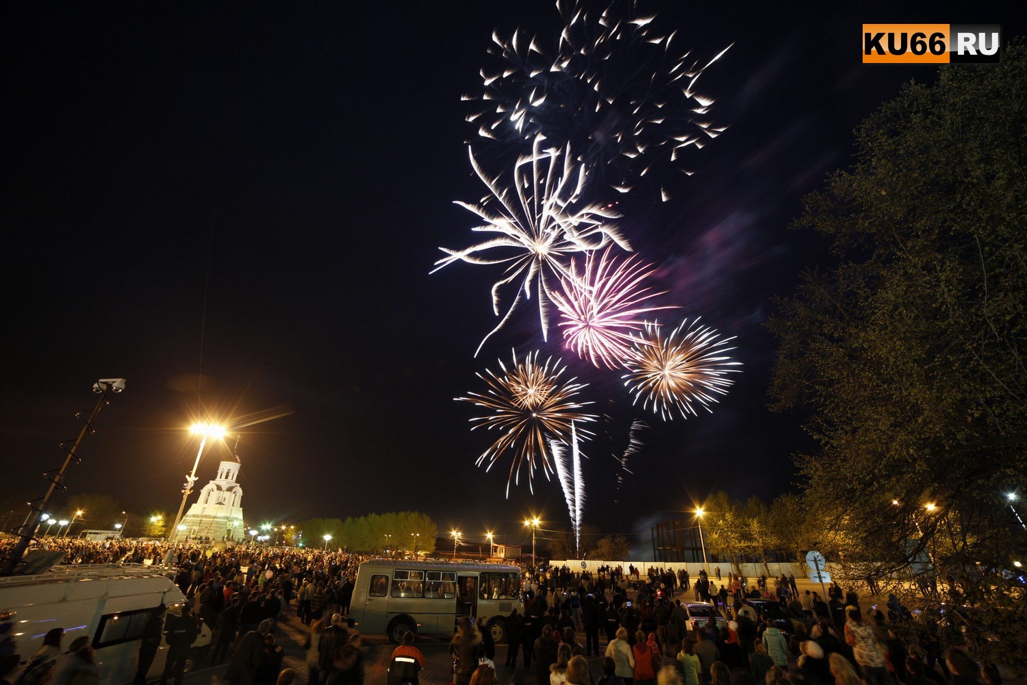 Почти 600 выстрелов фейерверка прозвучит за семь минут в Каменске-Уральском под занавес Дня Победы. Обещана нереальная красота