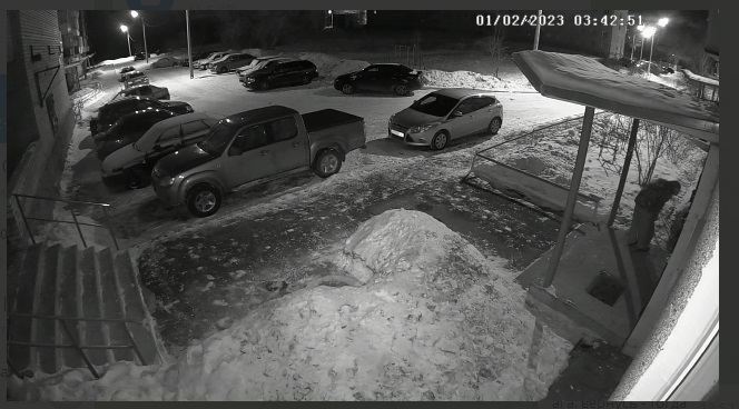 В Чкаловском посёлке Каменска-Уральского украли решётки для чистки обуви