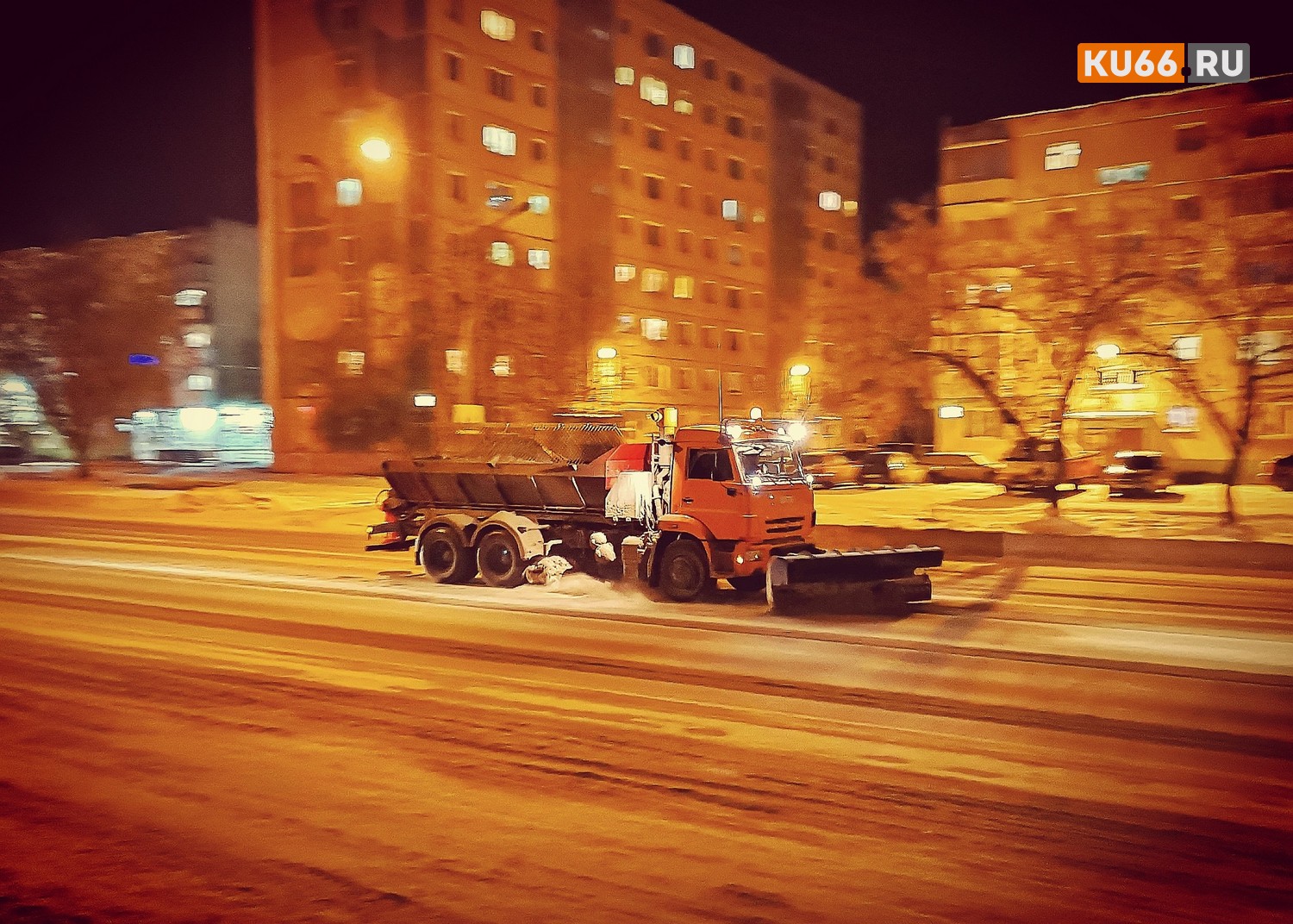 Коммунальщики вывезут пять КАМАЗов снега из мкр. «Южный» в Каменске-Уральском – на очереди старая Красногорка